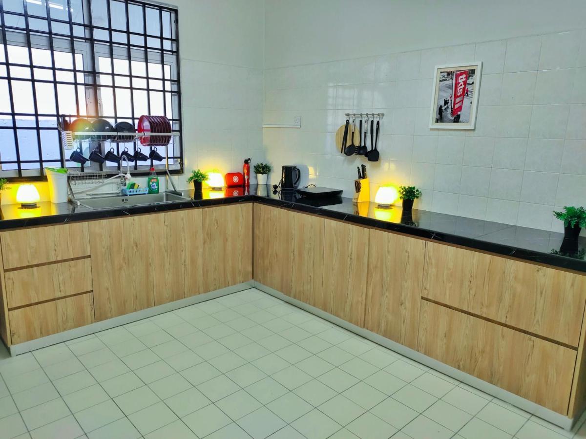 Semi-Detached, Up To 21 Pax, 4 Bedrooms, 3 Bathrooms, 4 Car Parks By Star Home 峇六拜 外观 照片
