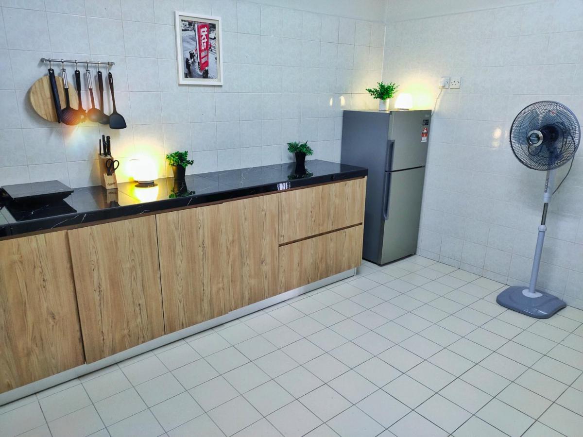 Semi-Detached, Up To 21 Pax, 4 Bedrooms, 3 Bathrooms, 4 Car Parks By Star Home 峇六拜 外观 照片