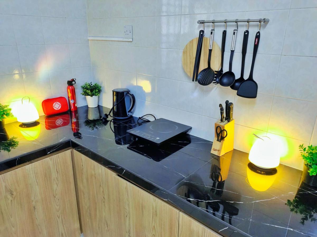Semi-Detached, Up To 21 Pax, 4 Bedrooms, 3 Bathrooms, 4 Car Parks By Star Home 峇六拜 外观 照片