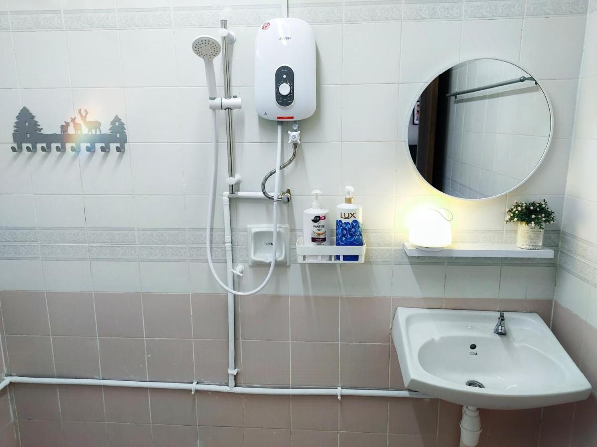 Semi-Detached, Up To 21 Pax, 4 Bedrooms, 3 Bathrooms, 4 Car Parks By Star Home 峇六拜 外观 照片