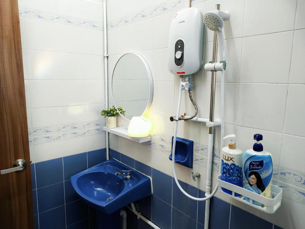 Semi-Detached, Up To 21 Pax, 4 Bedrooms, 3 Bathrooms, 4 Car Parks By Star Home 峇六拜 外观 照片