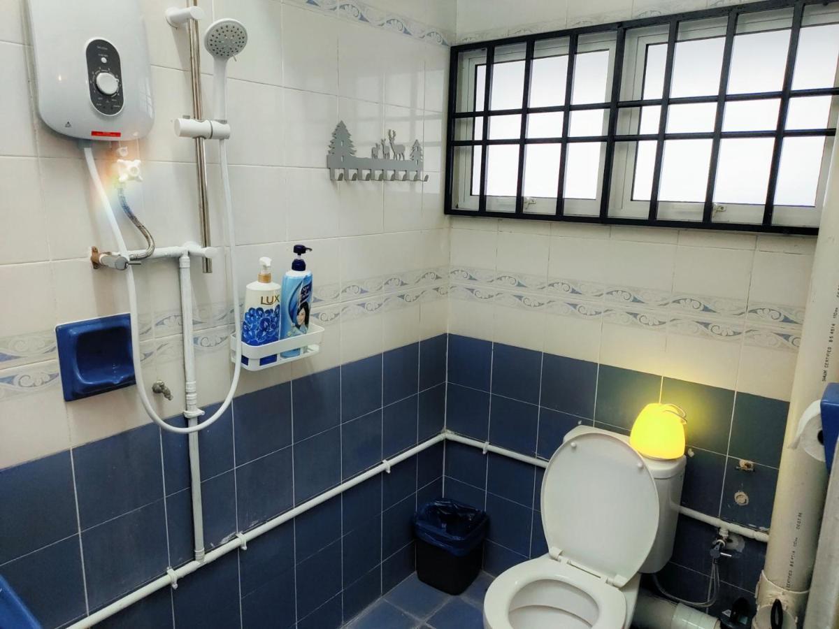 Semi-Detached, Up To 21 Pax, 4 Bedrooms, 3 Bathrooms, 4 Car Parks By Star Home 峇六拜 外观 照片
