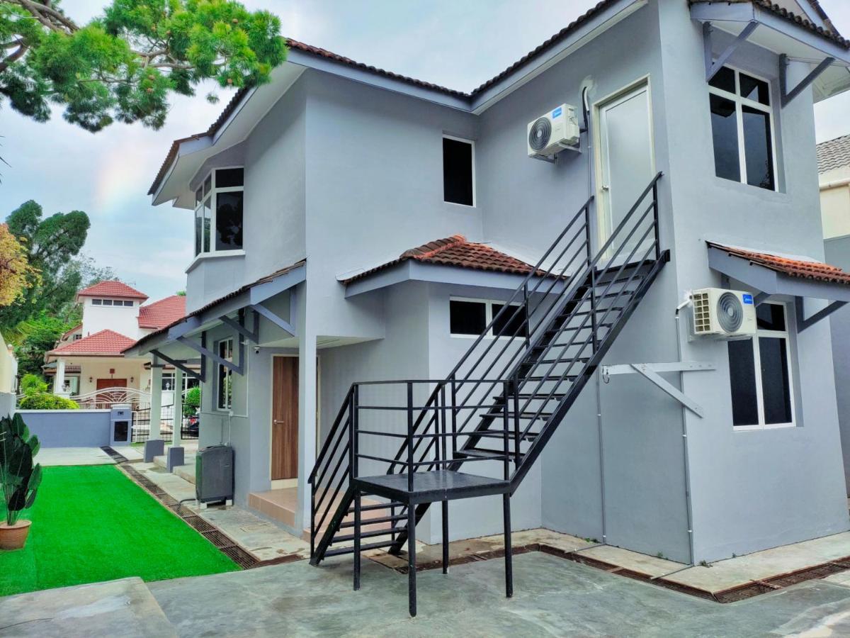 Semi-Detached, Up To 21 Pax, 4 Bedrooms, 3 Bathrooms, 4 Car Parks By Star Home 峇六拜 外观 照片